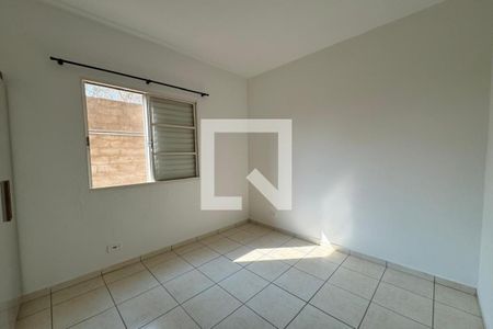 Quarto 2 de apartamento para alugar com 2 quartos, 45m² em Jardim Interlagos, Ribeirão Preto