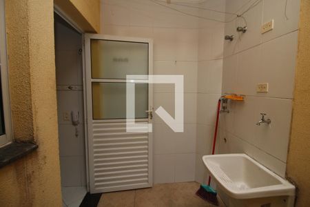 Casa de condomínio à venda com 70m², 2 quartos e 1 vagaÁrea de Serviço