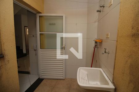 Casa de condomínio à venda com 70m², 2 quartos e 1 vagaÁrea de Serviço
