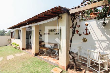 Casa à venda com 379m², 4 quartos e 4 vagas Casa à venda com 379m², 4 quartos e 4 vagasEspaço Gourmet