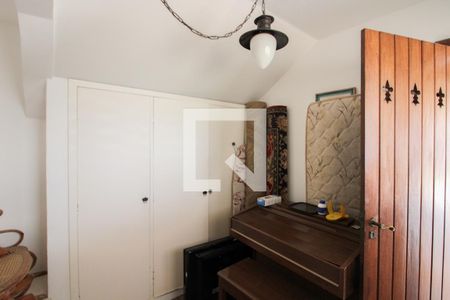 Casa à venda com 379m², 4 quartos e 4 vagas Casa à venda com 379m², 4 quartos e 4 vagasQuarto de hóspedes