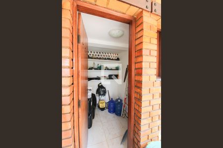 Casa à venda com 379m², 4 quartos e 4 vagas Casa à venda com 379m², 4 quartos e 4 vagasQuarto de Despejo