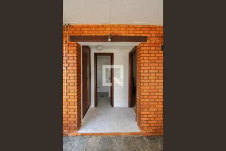 Casa à venda com 379m², 4 quartos e 4 vagas Casa à venda com 379m², 4 quartos e 4 vagasDependência de Serviço