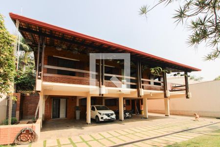 Casa à venda com 379m², 4 quartos e 4 vagas Casa à venda com 379m², 4 quartos e 4 vagasGaragem