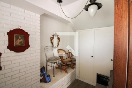 Casa à venda com 379m², 4 quartos e 4 vagas Casa à venda com 379m², 4 quartos e 4 vagasQuarto de hóspedes