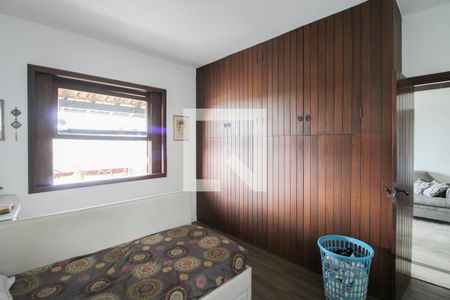 Casa à venda com 379m², 4 quartos e 4 vagas Casa à venda com 379m², 4 quartos e 4 vagasSuíte