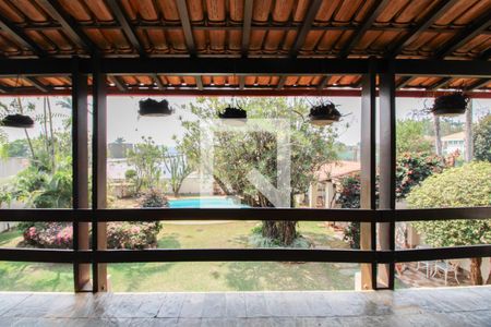 Casa à venda com 379m², 4 quartos e 4 vagas Casa à venda com 379m², 4 quartos e 4 vagasVista do Quarto 1