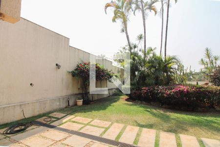 Casa à venda com 379m², 4 quartos e 4 vagas Casa à venda com 379m², 4 quartos e 4 vagasJardim e quintal