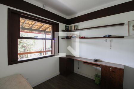 Casa à venda com 379m², 4 quartos e 4 vagas Casa à venda com 379m², 4 quartos e 4 vagasQuarto 1