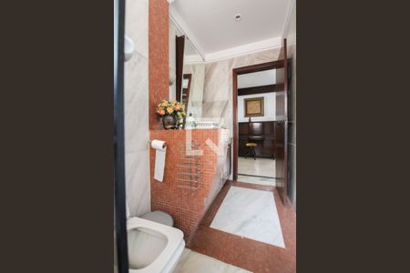 Casa à venda com 379m², 4 quartos e 4 vagas Casa à venda com 379m², 4 quartos e 4 vagasBanheiro Social 2