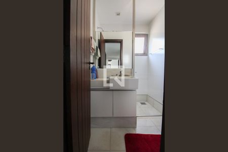 Casa à venda com 379m², 4 quartos e 4 vagas Casa à venda com 379m², 4 quartos e 4 vagasBanheiro Social 1