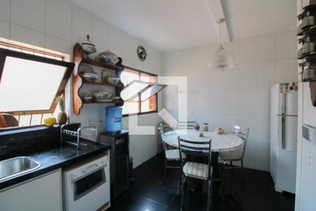 Casa à venda com 379m², 4 quartos e 4 vagas Casa à venda com 379m², 4 quartos e 4 vagasCozinha