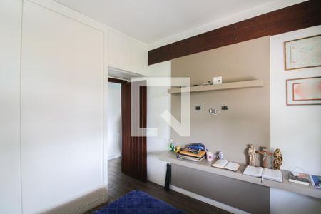 Casa à venda com 379m², 4 quartos e 4 vagas Casa à venda com 379m², 4 quartos e 4 vagasQuarto 2