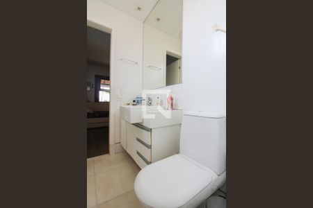 Casa à venda com 379m², 4 quartos e 4 vagas Casa à venda com 379m², 4 quartos e 4 vagasBanheiro da Suíte