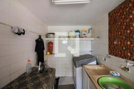 Casa à venda com 379m², 4 quartos e 4 vagas Casa à venda com 379m², 4 quartos e 4 vagasÁrea de Serviço