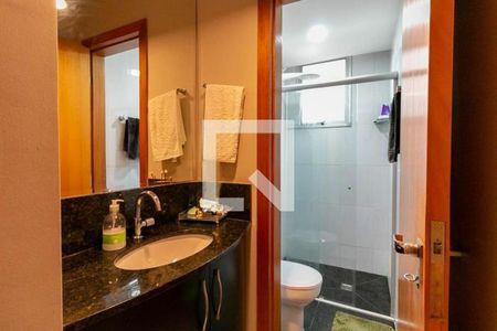 Apartamento à venda com 160m², 3 quartos e 3 vagasbanheiro 1