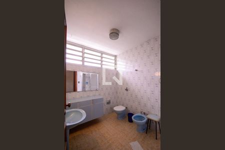 Casa à venda com 450m², 3 quartos e 2 vagasBanheiro Social 