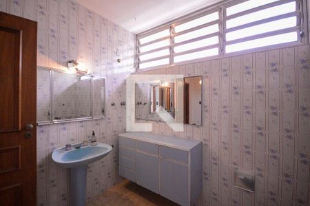 Casa à venda com 450m², 3 quartos e 2 vagasBanheiro Social 