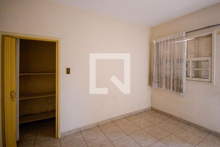 Casa à venda com 450m², 3 quartos e 2 vagasEdicula - Quarto 