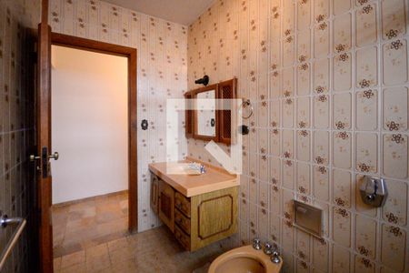 Casa à venda com 450m², 3 quartos e 2 vagasBanheiro da Suite 