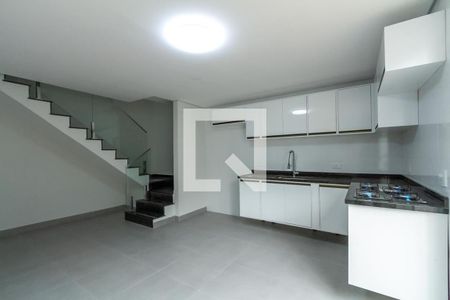 Casa à venda com 173m², 3 quartos e 4 vagas Casa à venda com 173m², 3 quartos e 4 vagasCozinha