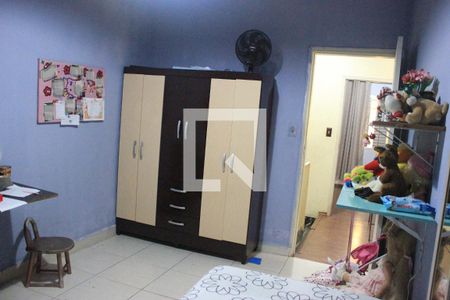 Casa à venda com 243m², 5 quartos e 4 vagasQuarto 2