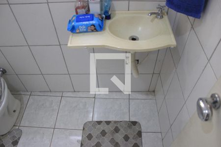 Casa à venda com 243m², 5 quartos e 4 vagasBanheiro 2