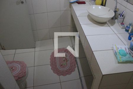 Casa à venda com 243m², 5 quartos e 4 vagasBanheiro da suíte