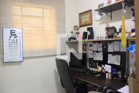 Casa à venda com 243m², 5 quartos e 4 vagasEscritório