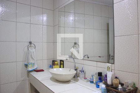 Casa à venda com 243m², 5 quartos e 4 vagasBanheiro da suíte