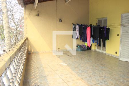 Casa à venda com 243m², 5 quartos e 4 vagasVaranda do quarto 3