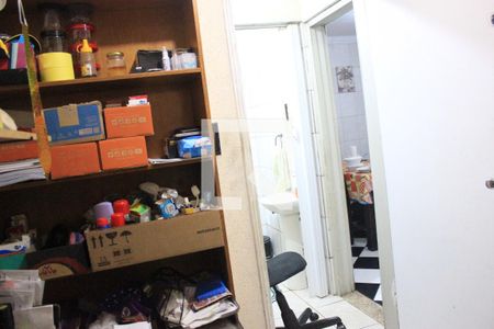 Casa à venda com 243m², 5 quartos e 4 vagasEscritório