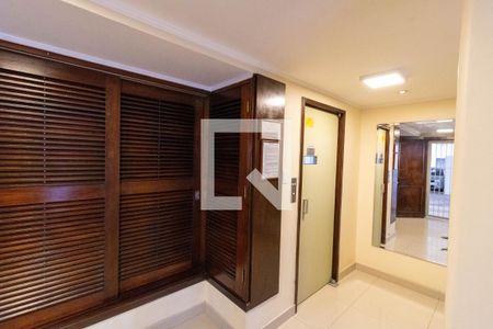 Apartamento à venda com 166m², 2 quartos e 1 vaga Apartamento à venda com 166m², 2 quartos e 1 vagaHall de entrada