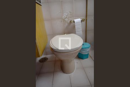 Apartamento à venda com 81m², 2 quartos e sem vagaBanheiro