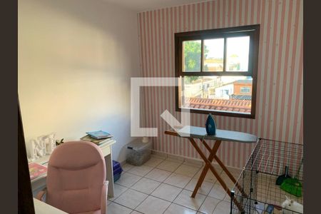 Casa à venda com 200m², 3 quartos e 4 vagas Casa à venda com 200m², 3 quartos e 4 vagasEscritório