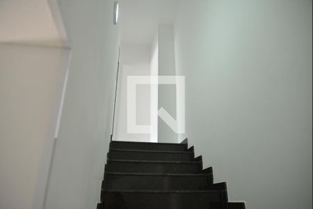 Apartamento para alugar com 102m², 2 quartos e 1 vagaEscada