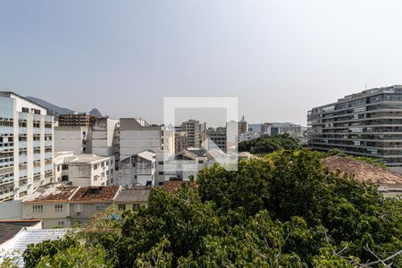 Apartamento à venda com 300m², 4 quartos e 2 vagas Apartamento à venda com 300m², 4 quartos e 2 vagasCobertura Vista
