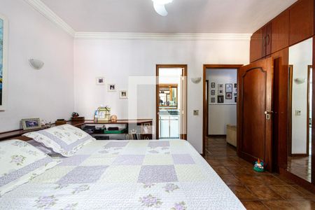 Apartamento à venda com 300m², 4 quartos e 2 vagas Apartamento à venda com 300m², 4 quartos e 2 vagasQuarto Suite