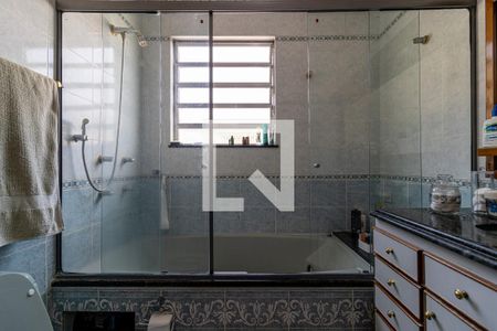 Apartamento à venda com 300m², 4 quartos e 2 vagas Apartamento à venda com 300m², 4 quartos e 2 vagasBanheiro Suite