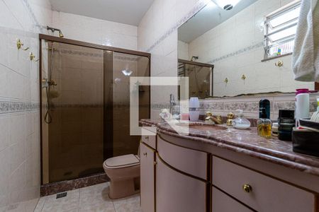 Apartamento à venda com 300m², 4 quartos e 2 vagas Apartamento à venda com 300m², 4 quartos e 2 vagasBanheiro Social 1