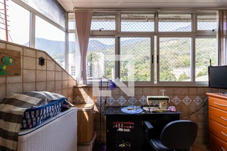 Apartamento à venda com 300m², 4 quartos e 2 vagas Apartamento à venda com 300m², 4 quartos e 2 vagasQuarto 3 Vista