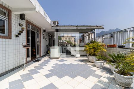 Apartamento à venda com 300m², 4 quartos e 2 vagas Apartamento à venda com 300m², 4 quartos e 2 vagasCobertura