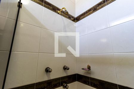 Apartamento à venda com 300m², 4 quartos e 2 vagas Apartamento à venda com 300m², 4 quartos e 2 vagasBanheiro Social 2