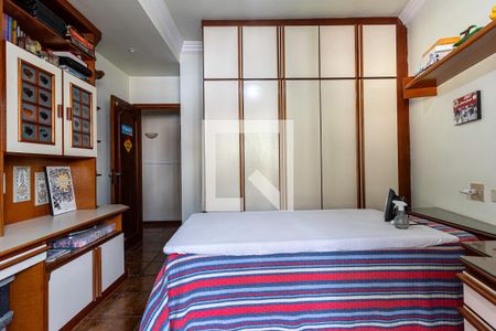 Apartamento à venda com 300m², 4 quartos e 2 vagas Apartamento à venda com 300m², 4 quartos e 2 vagasQuarto 3