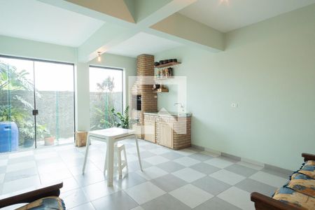 Casa à venda com 289m², 3 quartos e 4 vagas Casa à venda com 289m², 3 quartos e 4 vagasÁrea - Churrasqueira