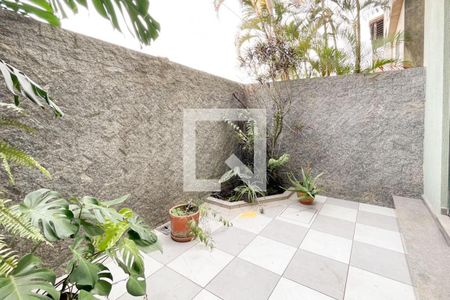 Casa à venda com 289m², 3 quartos e 4 vagas Casa à venda com 289m², 3 quartos e 4 vagasVaranda