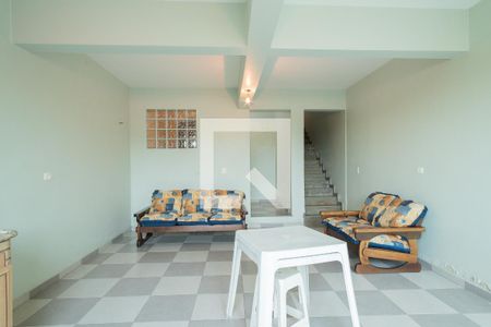 Casa à venda com 289m², 3 quartos e 4 vagas Casa à venda com 289m², 3 quartos e 4 vagasÁrea - Churrasqueira