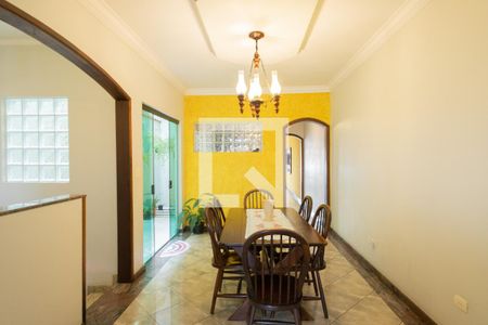 Casa à venda com 289m², 3 quartos e 4 vagas Casa à venda com 289m², 3 quartos e 4 vagasCopa