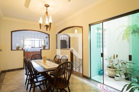 Casa à venda com 289m², 3 quartos e 4 vagas Casa à venda com 289m², 3 quartos e 4 vagasCopa