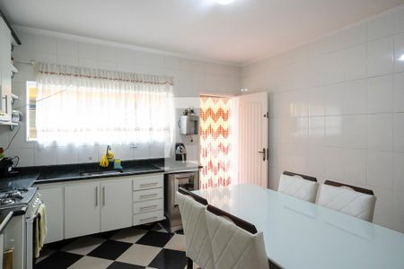 Casa à venda com 180m², 2 quartos e 2 vagasCozinha